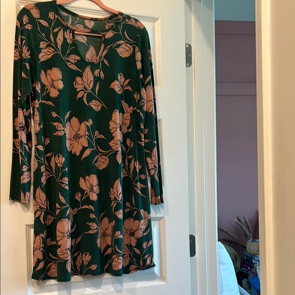 Forest Green and Pale Pink Long Sleeve Key-hole Neck Casual knit Dress - Picture 3 of 10